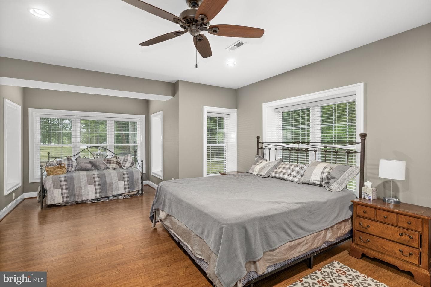 126 Village Dr photo 64