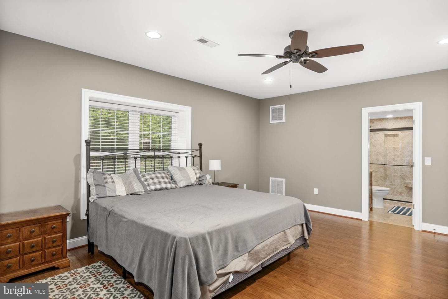 126 Village Dr photo 66