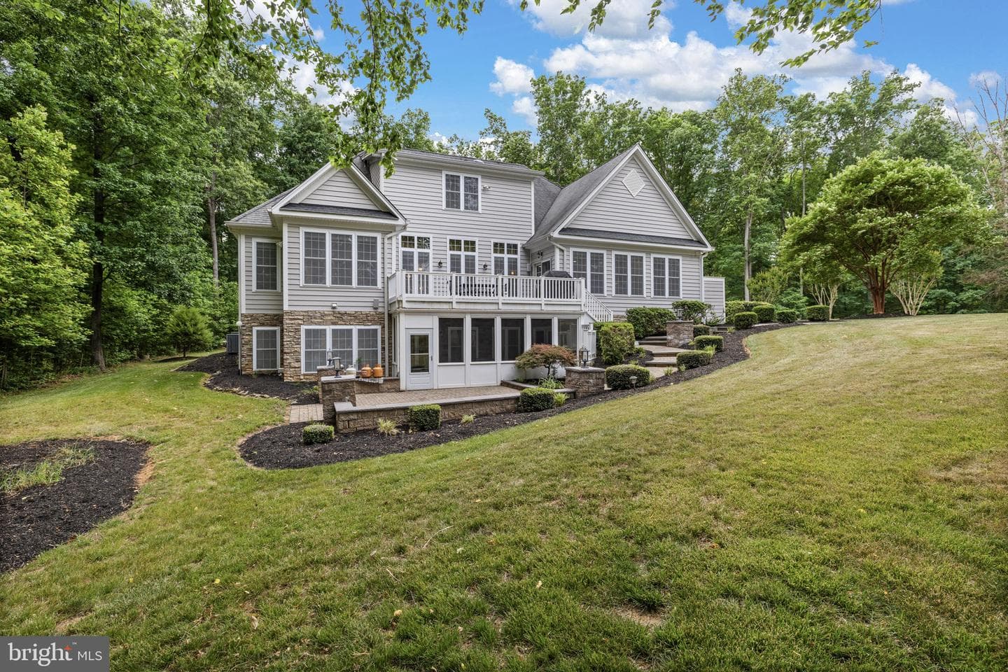 126 Village Dr photo 70