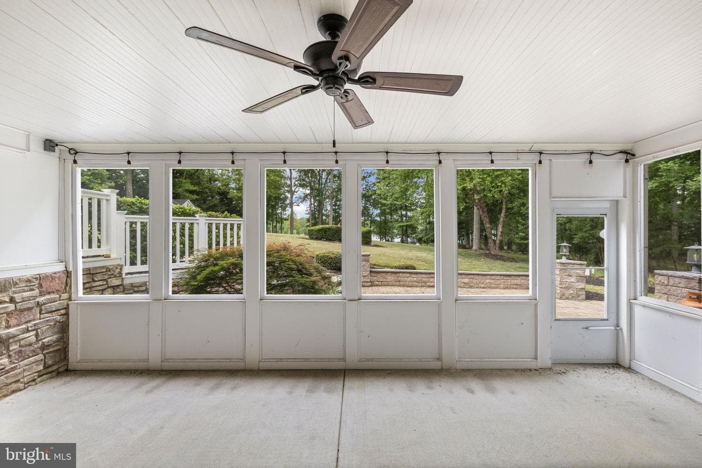 126 Village Dr photo 74