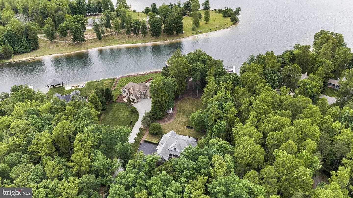 126 Village Dr photo 93