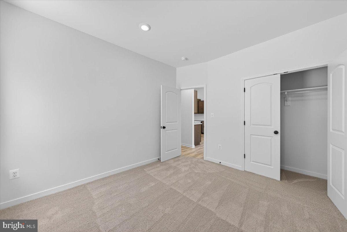 615 Traveller St photo 61