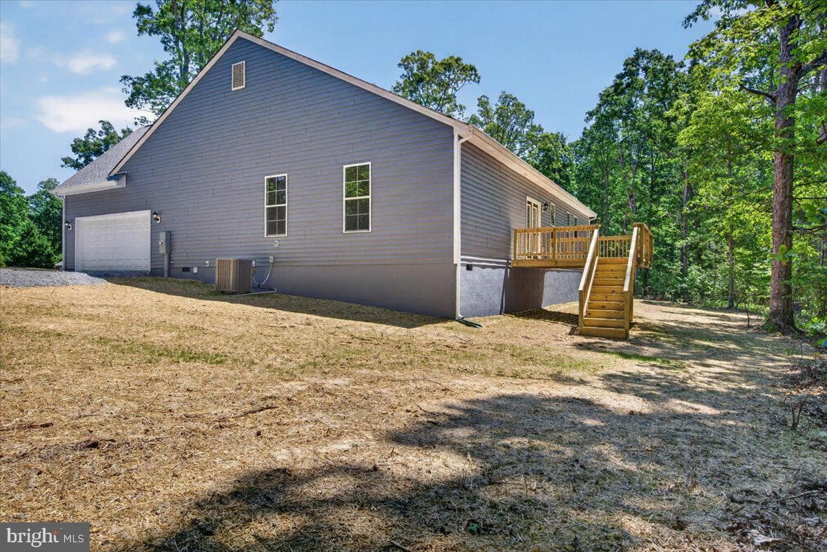 615 Traveller St photo 74