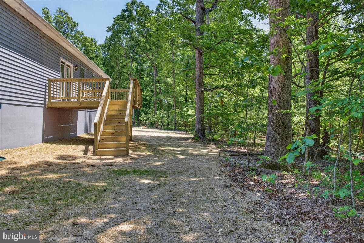 615 Traveller St photo 84