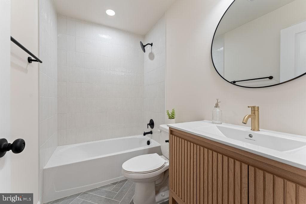 224 Edgewood Drive photo 9