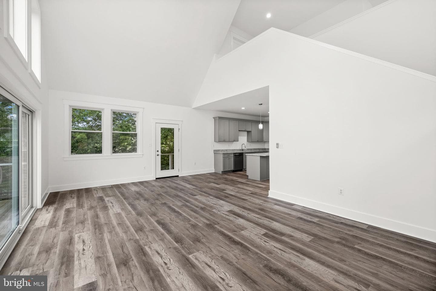 154 Waterview Drive photo 12