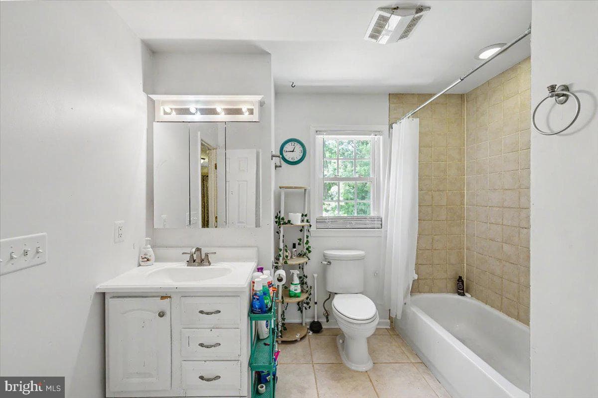 2348 Lindsay Road photo 21
