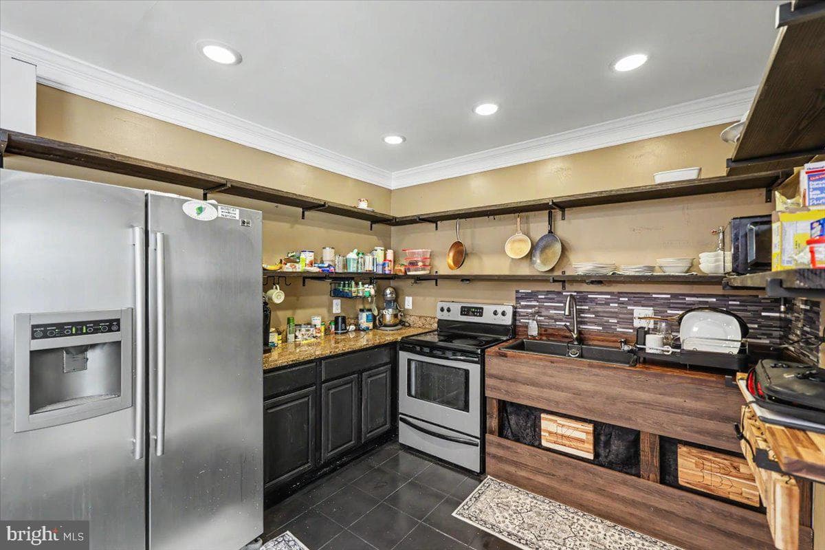 2348 Lindsay Road photo 9