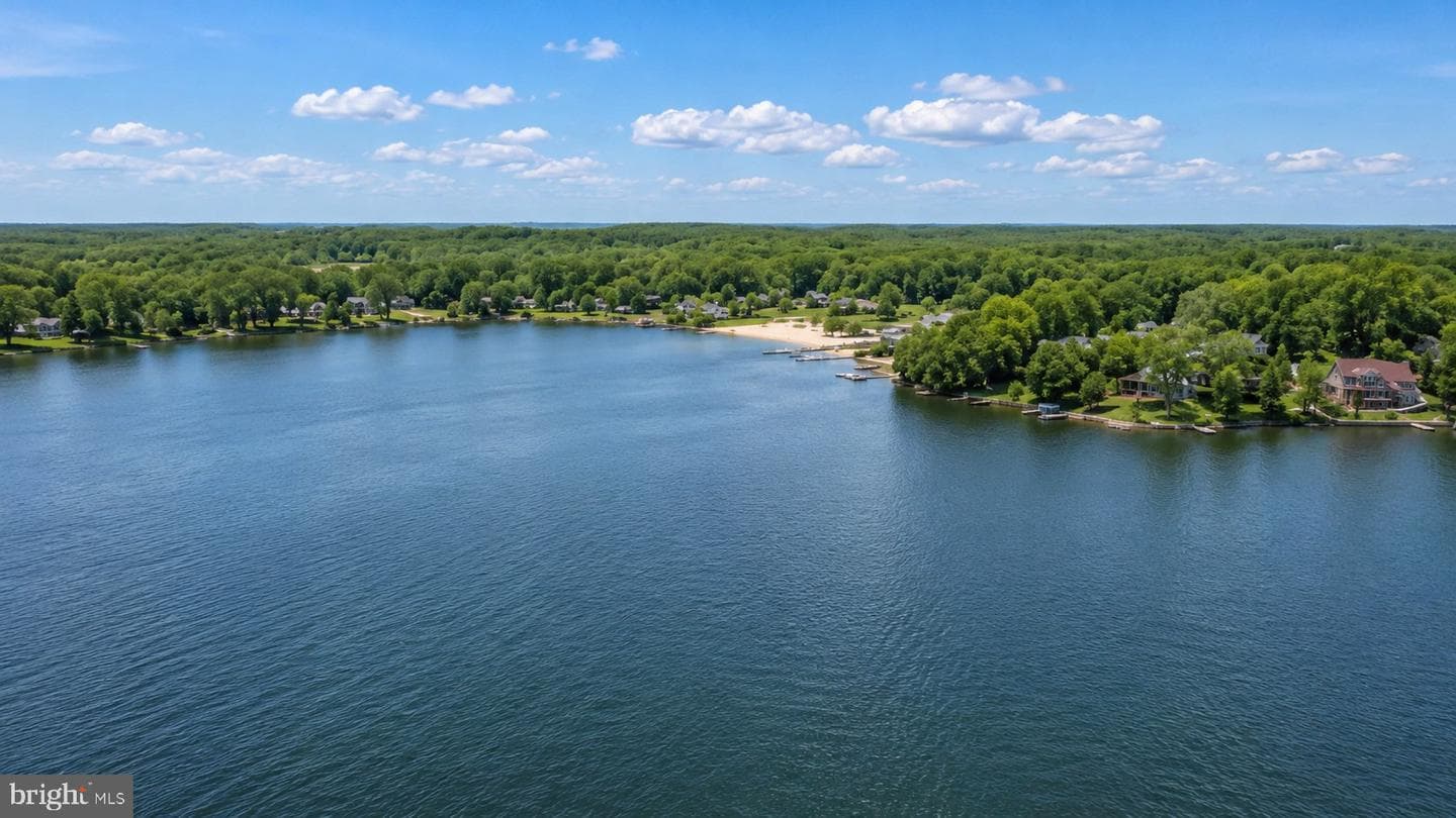 76 Clear Water Lane photo 3