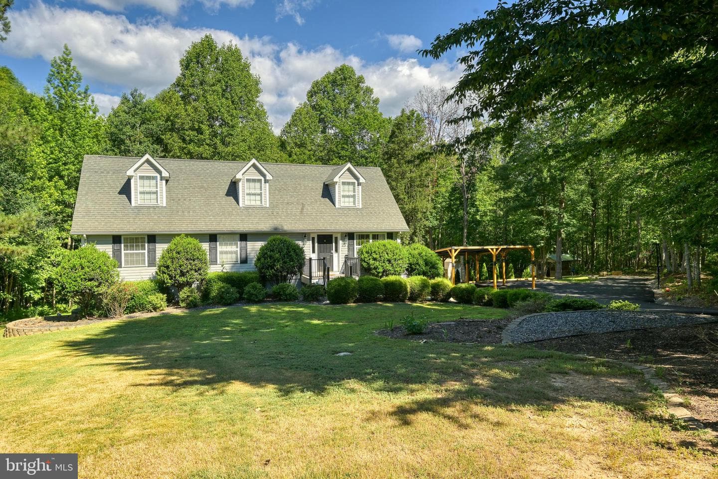 197 Shannon Glen Court, Louisa