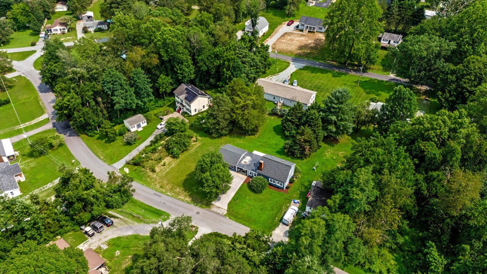 270 Ellis Drive photo 49