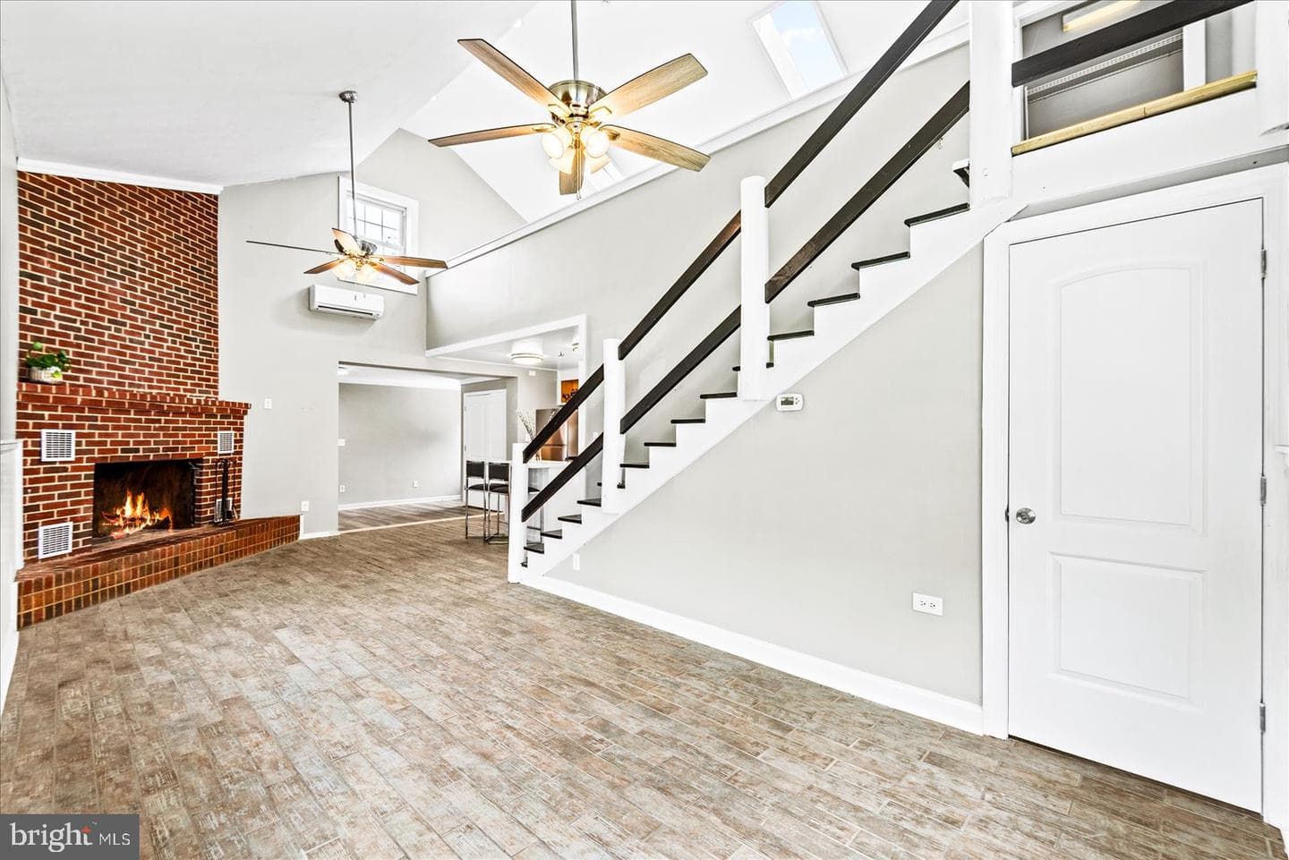 270 Ellis Drive photo 6