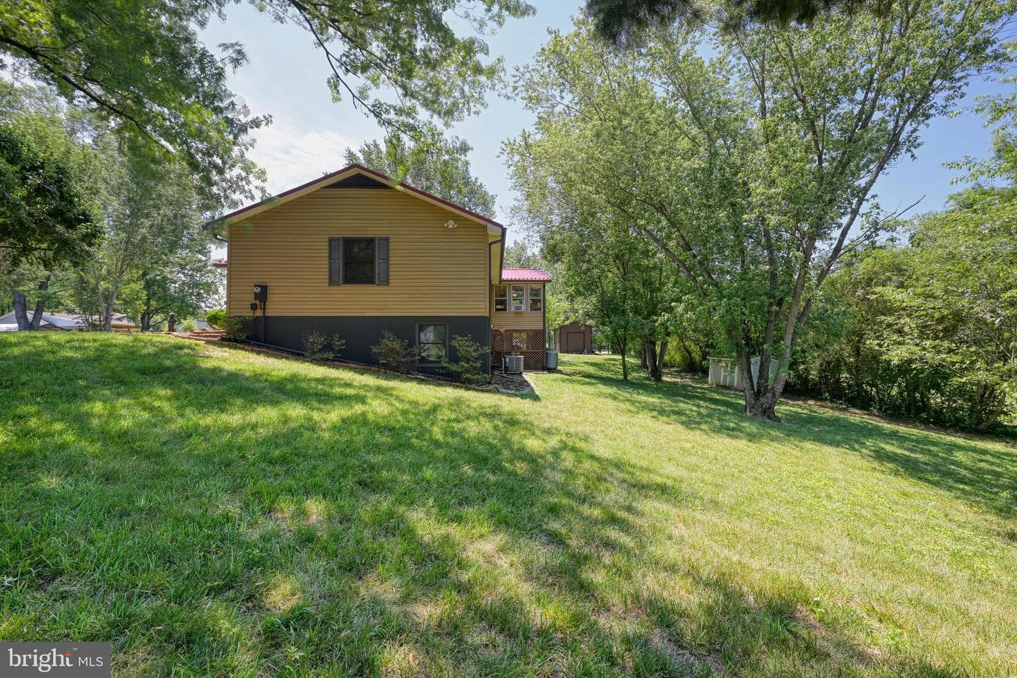 110 Patrick Henry Dr photo 10
