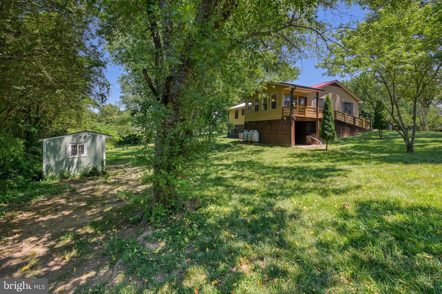 110 Patrick Henry Dr photo 13