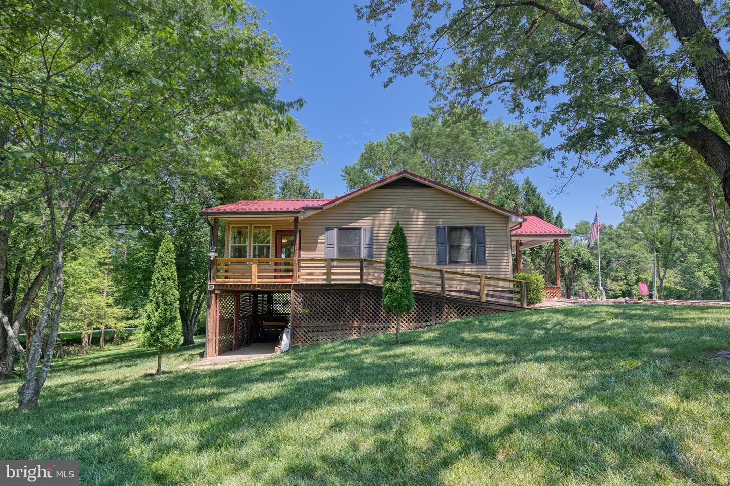 110 Patrick Henry Dr photo 16