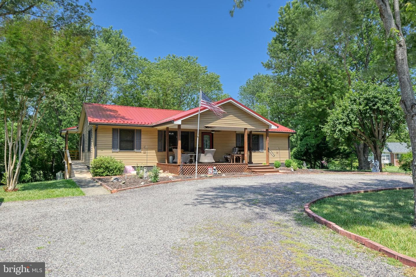 110 Patrick Henry Dr photo 20