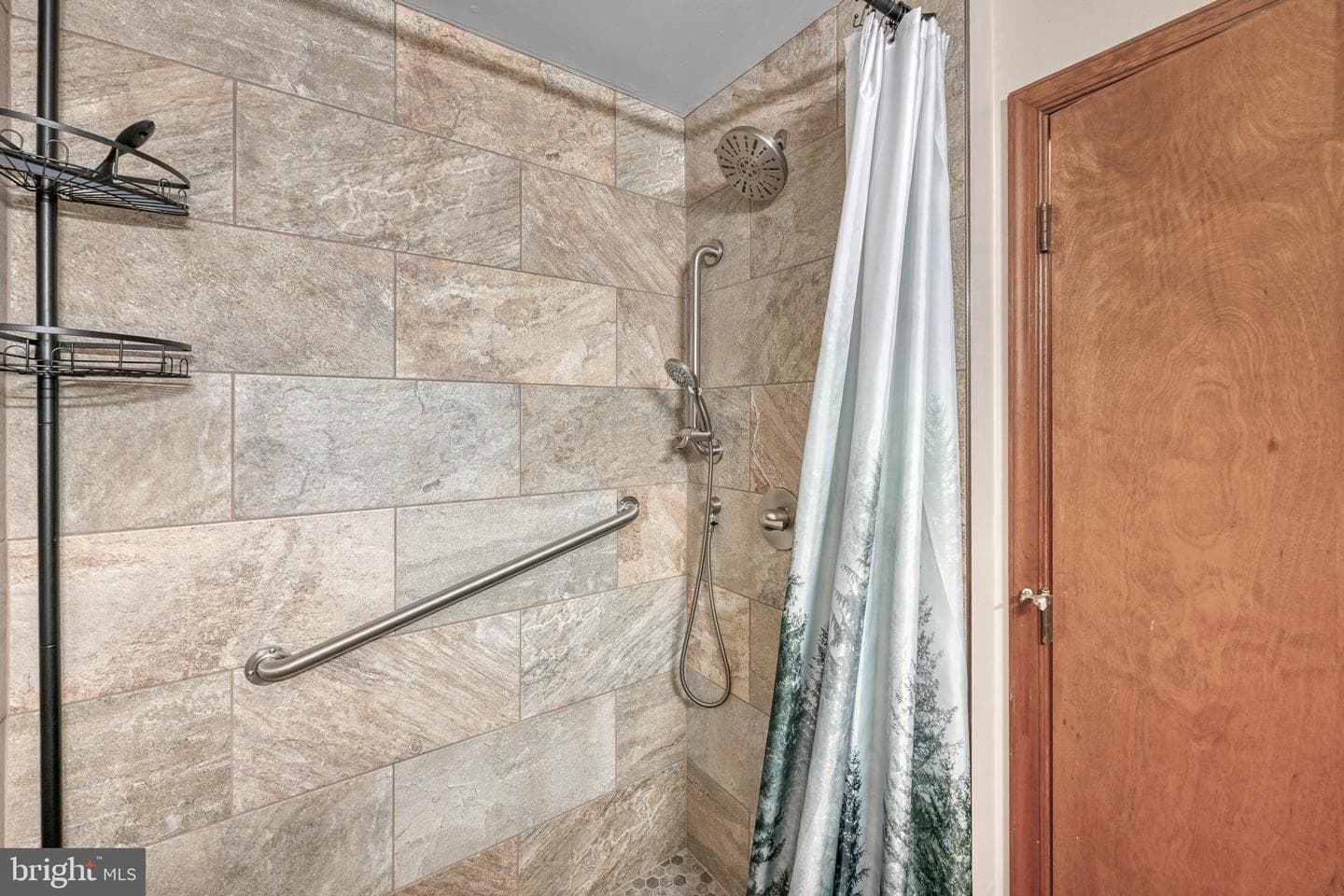 110 Patrick Henry Dr photo 37