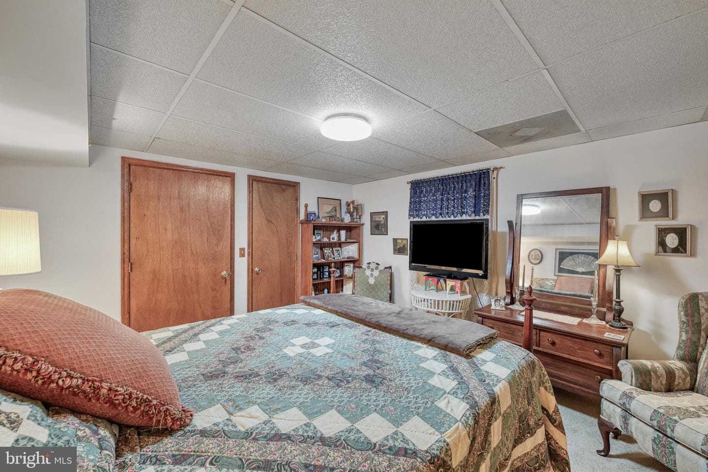110 Patrick Henry Dr photo 54
