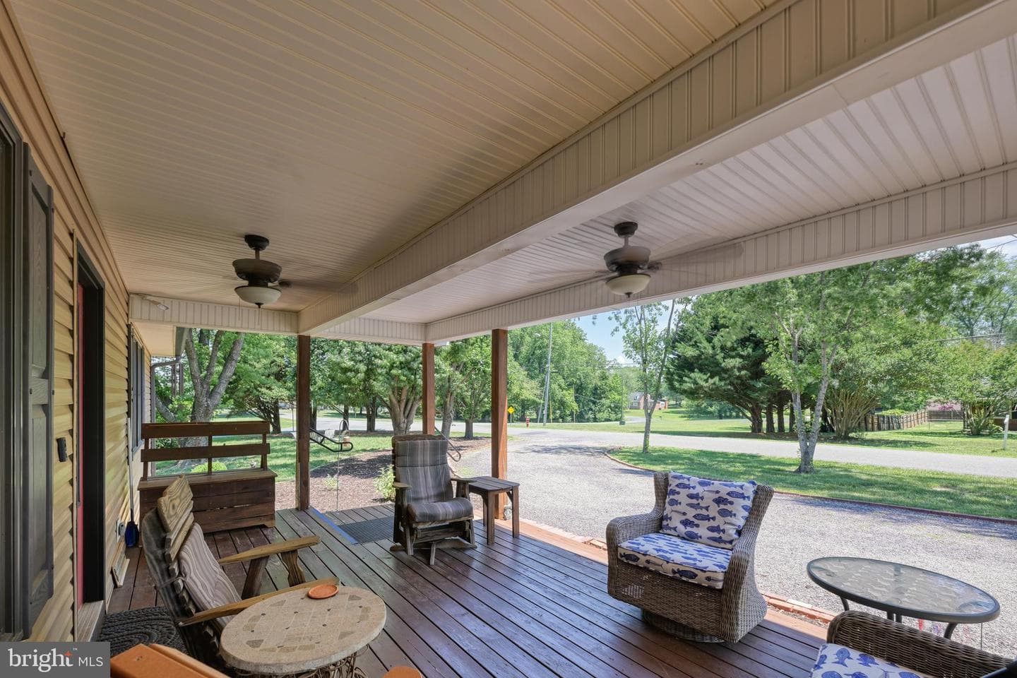 110 Patrick Henry Dr photo 8