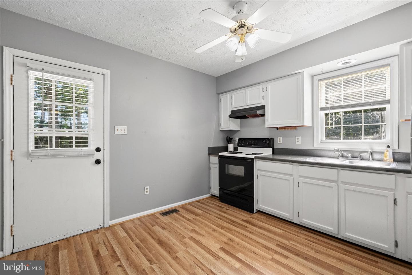 252 Evergreen Rd photo 12