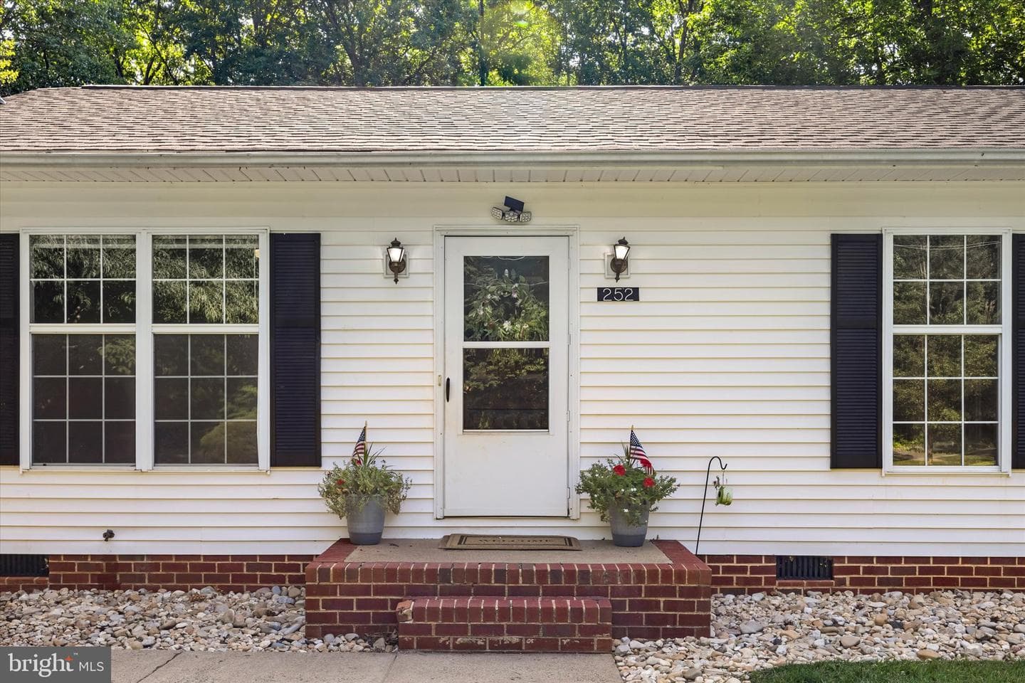 252 Evergreen Rd photo 8