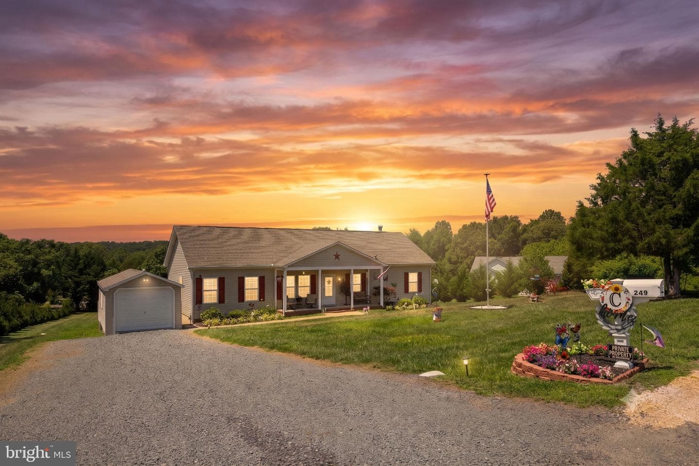 249 Derby Lane, Louisa