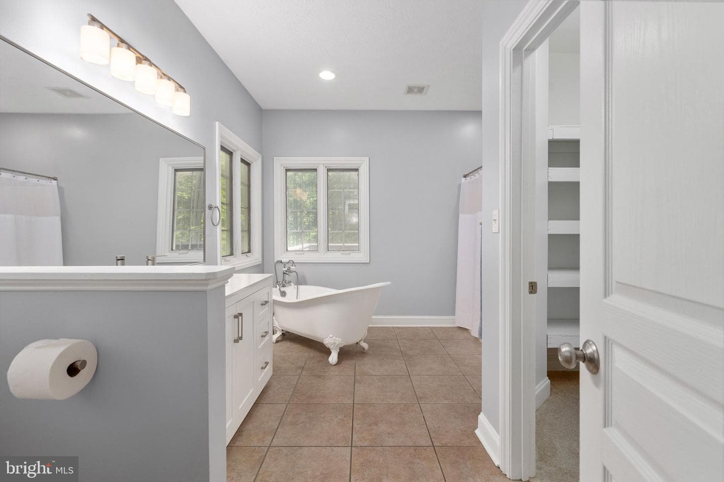 197 Oakleigh Lane photo 35