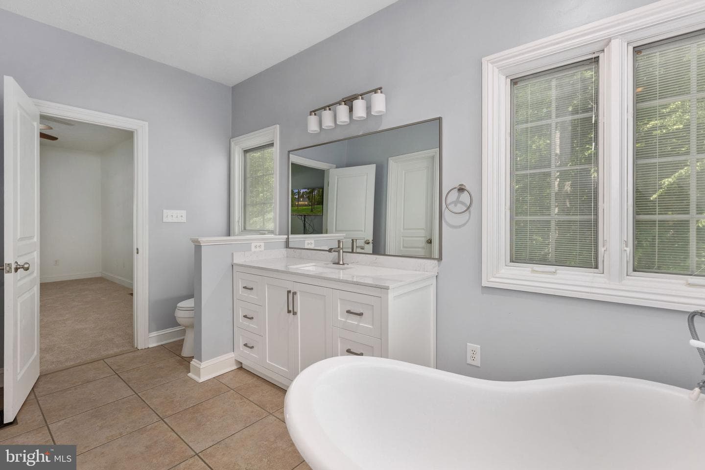 197 Oakleigh Lane photo 38