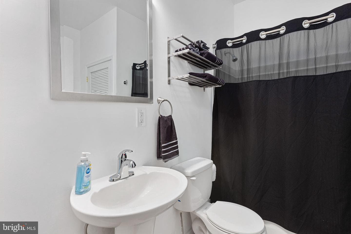 197 Oakleigh Lane photo 57