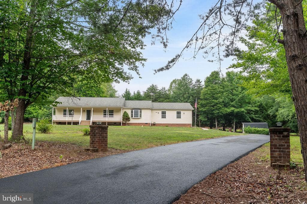 857 Tall Pines Drive, Mineral