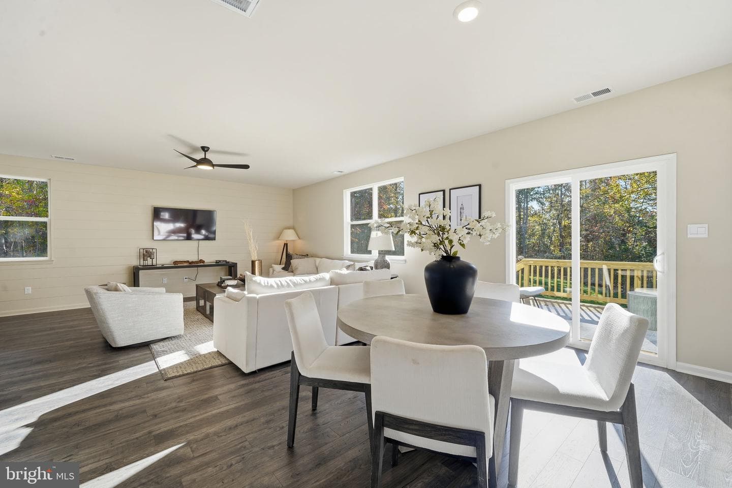 234 Glenmore Lane photo 11