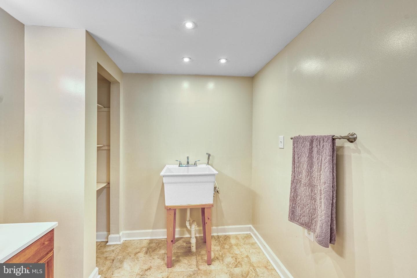 47 Elnor Road photo 42