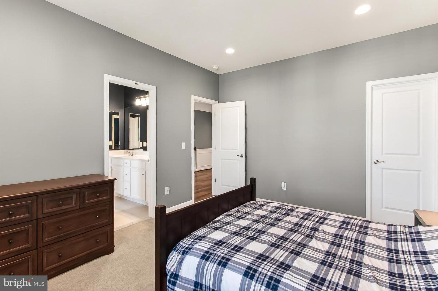1103 Themis Street SE photo 64