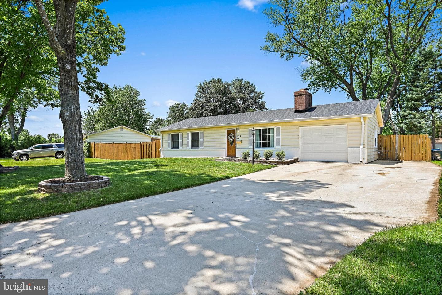103 N Cypress Road photo 2