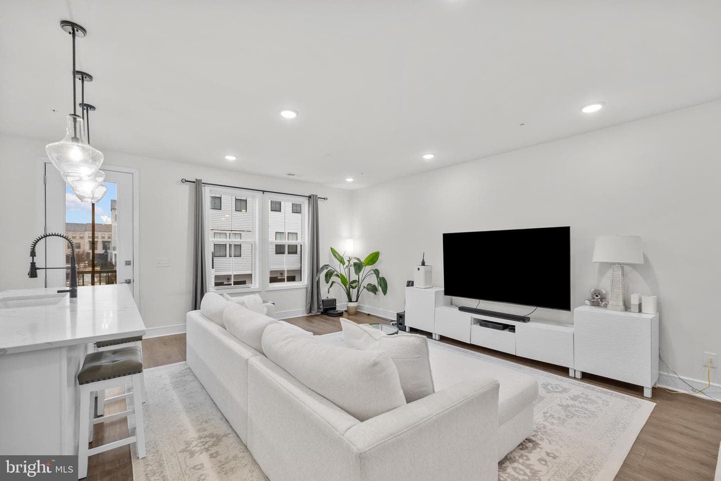 43255 Farringdon Square photo 11