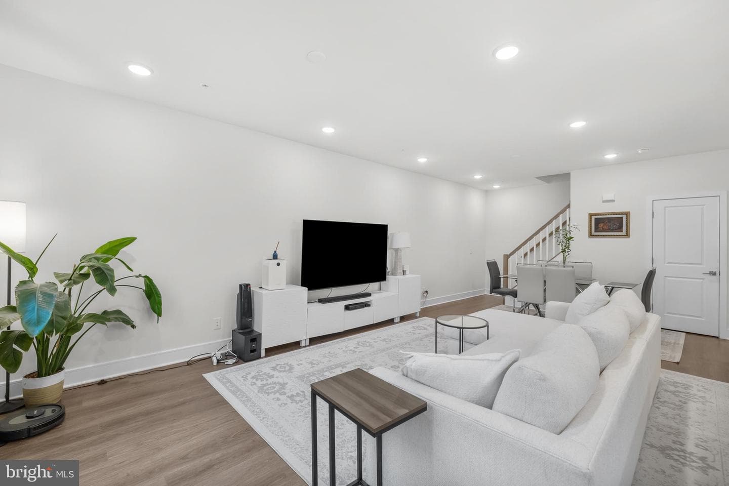 43255 Farringdon Square photo 13