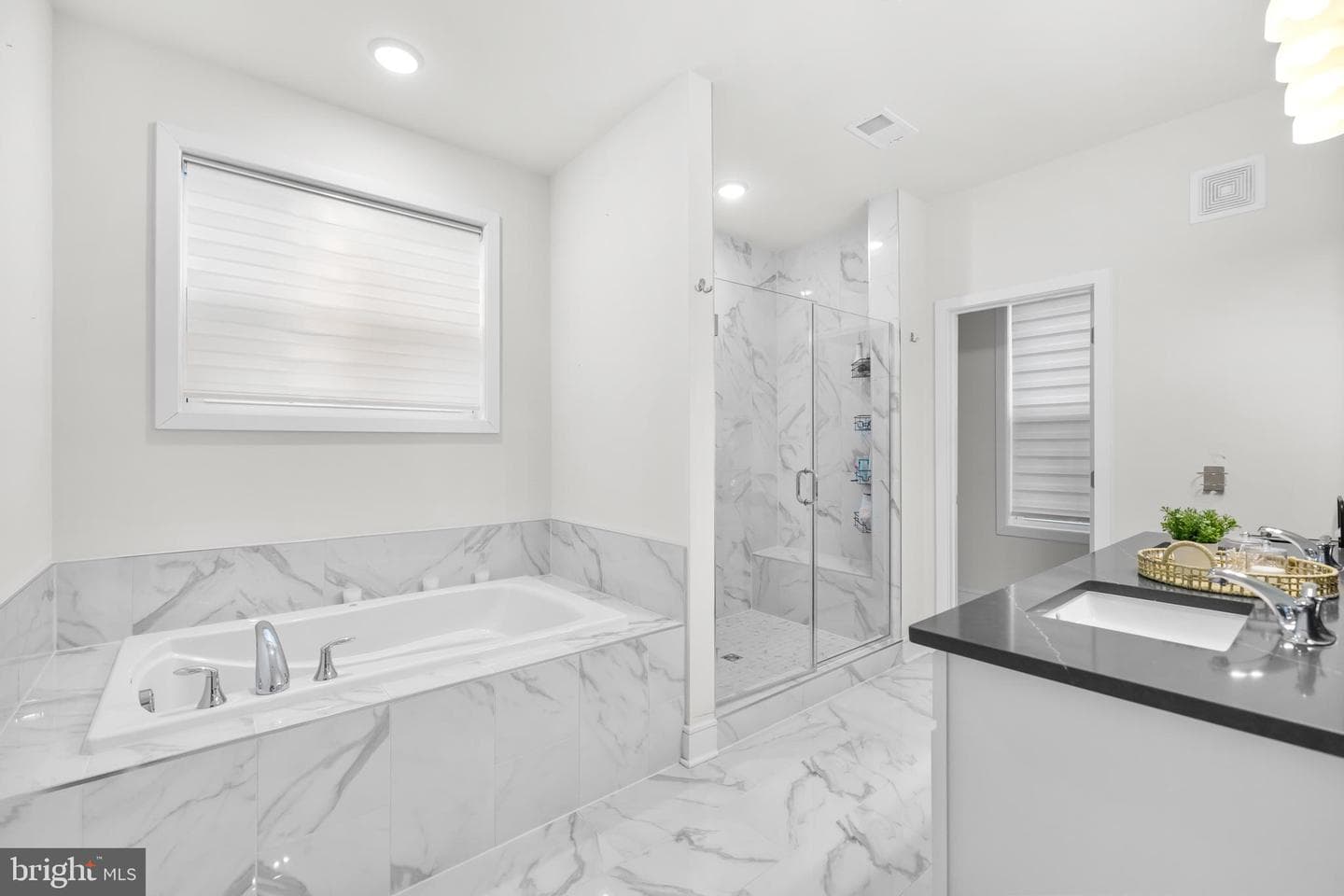 43255 Farringdon Square photo 21