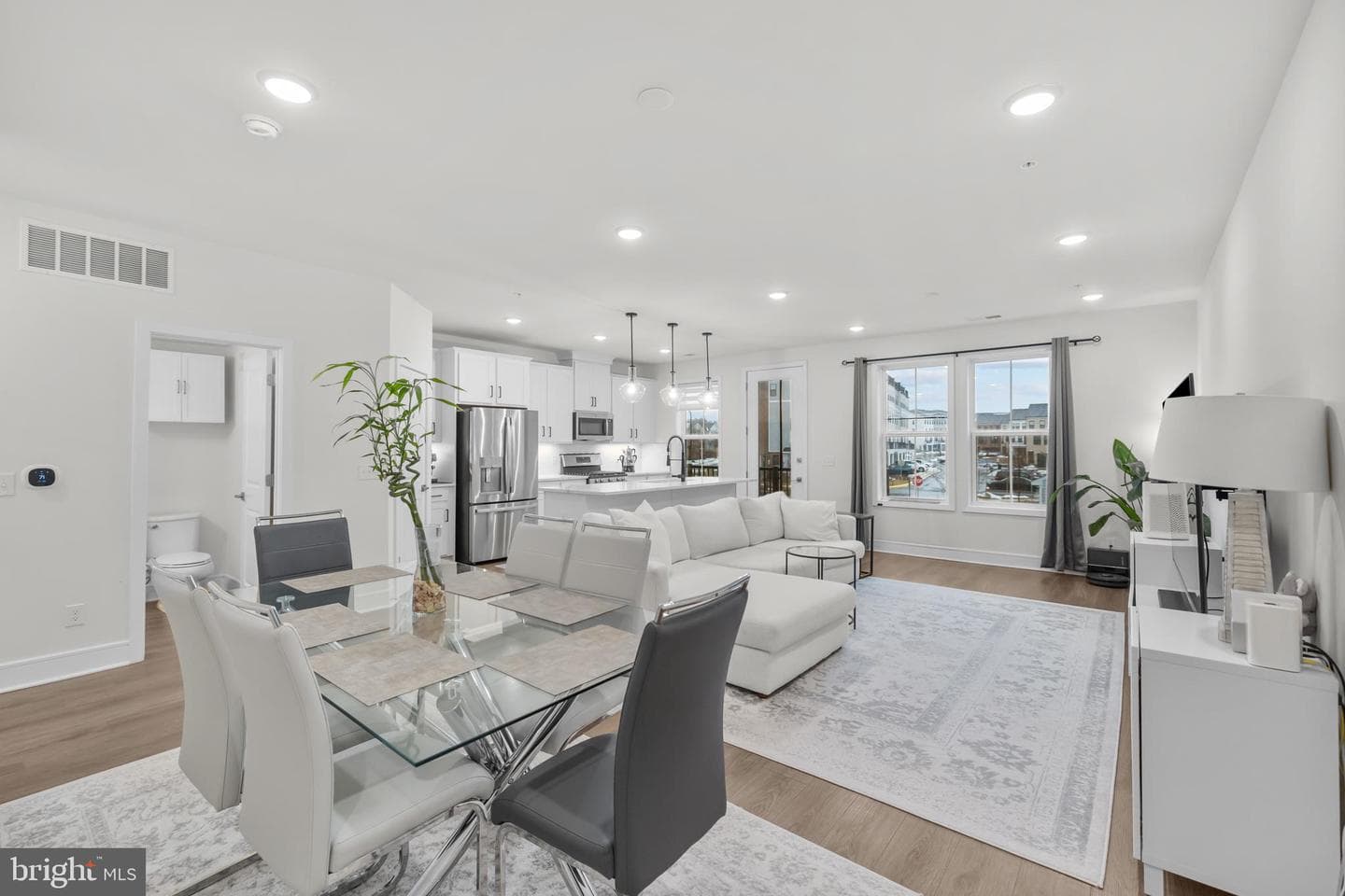 43255 Farringdon Square photo 9
