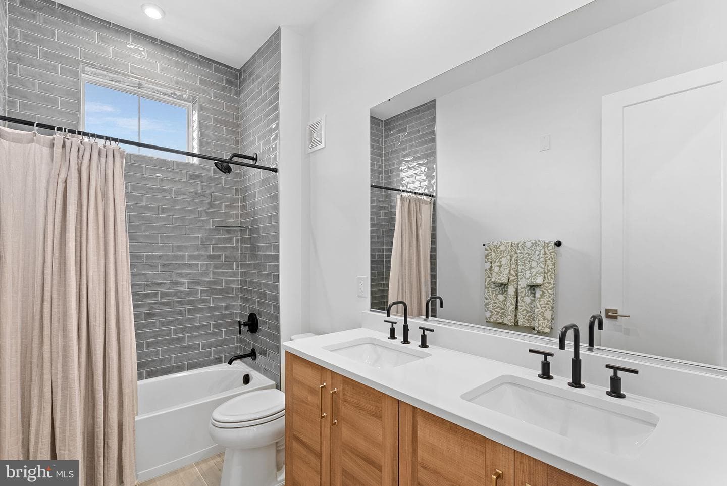 22171 Springside Terrace #400 photo 19