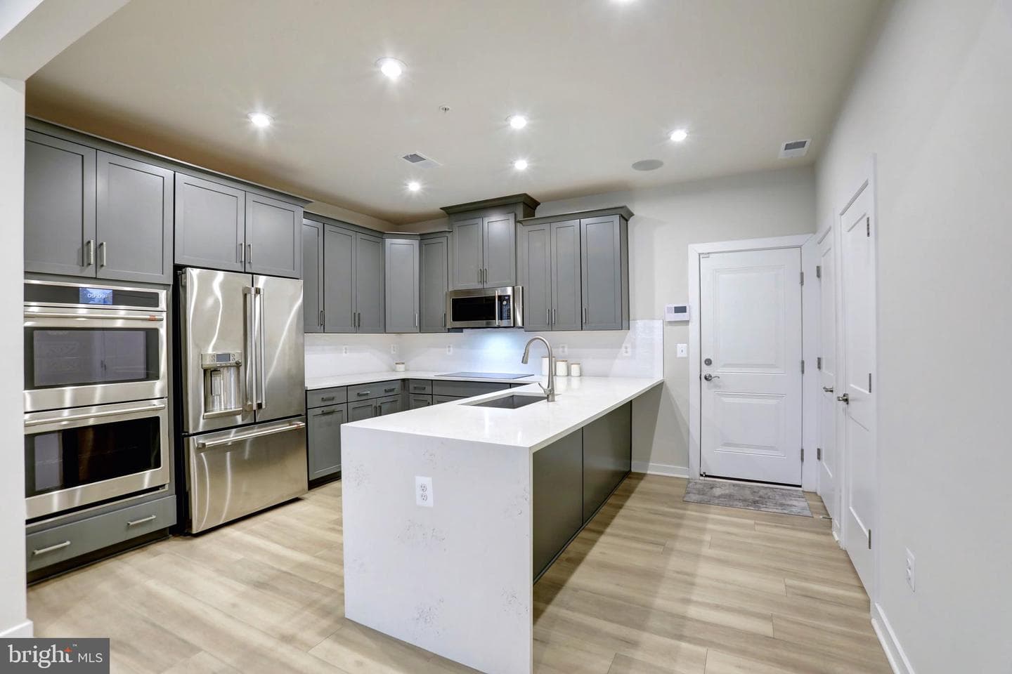 44531 Wolfhound Square photo 4