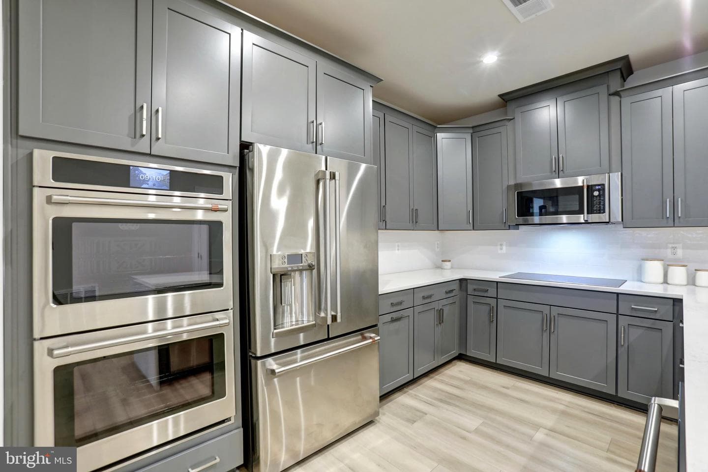 44531 Wolfhound Square photo 5