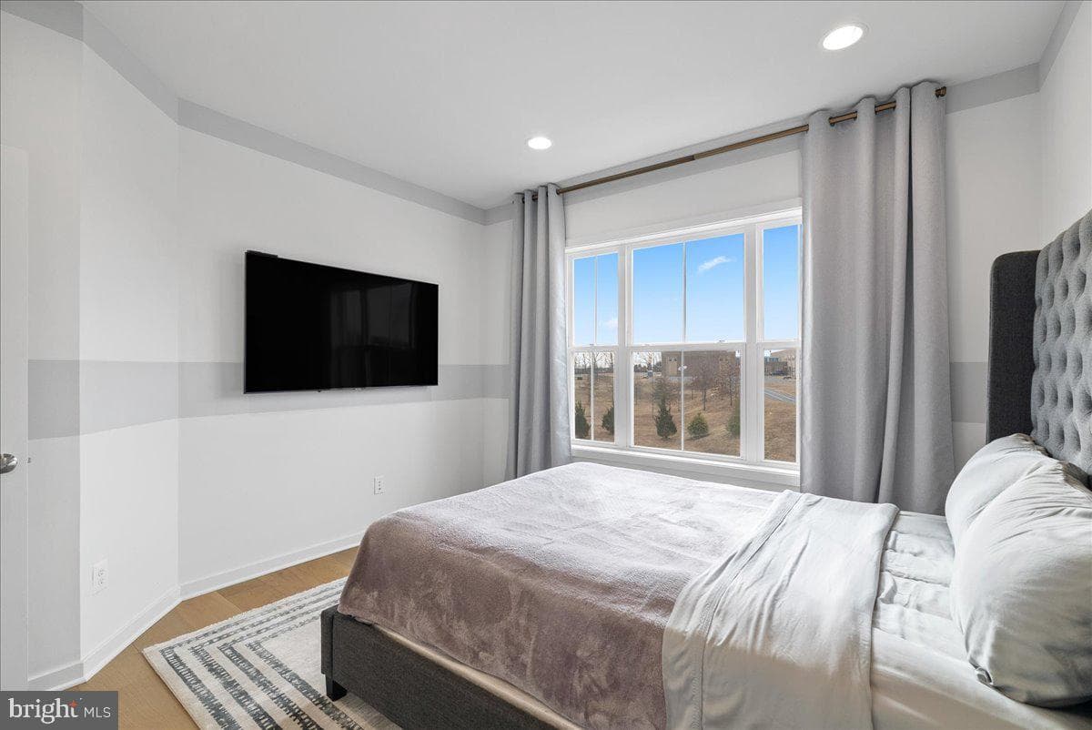 42104 Creighton Road photo 30