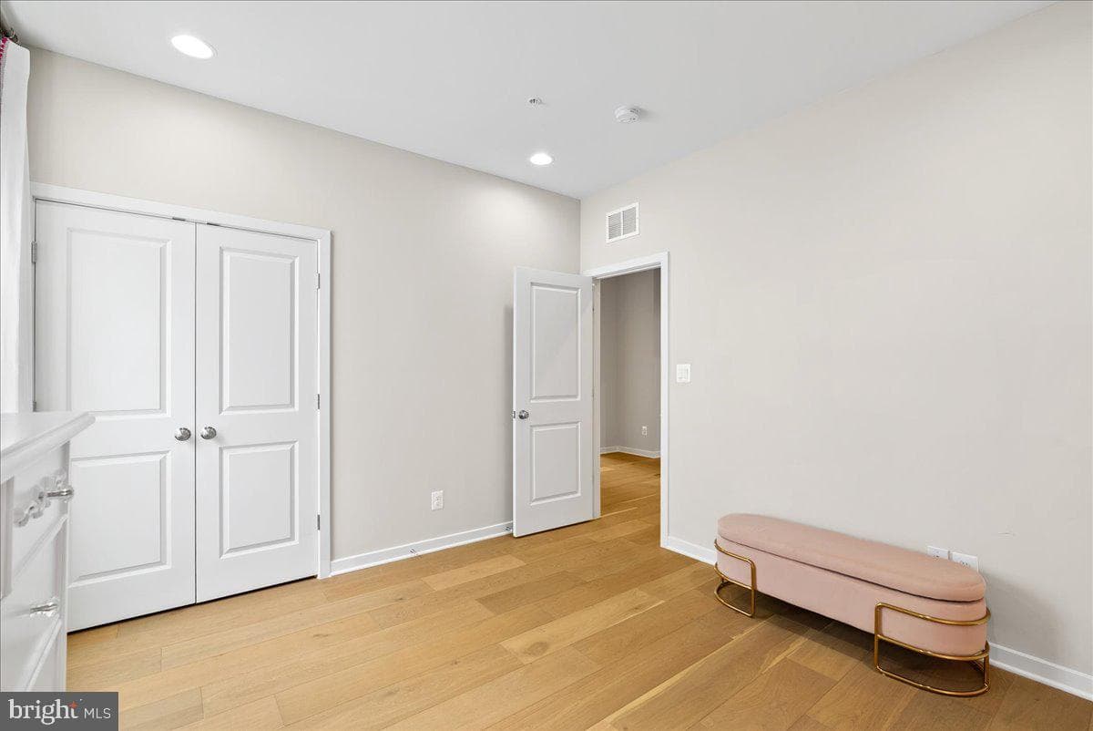 42104 Creighton Road photo 35
