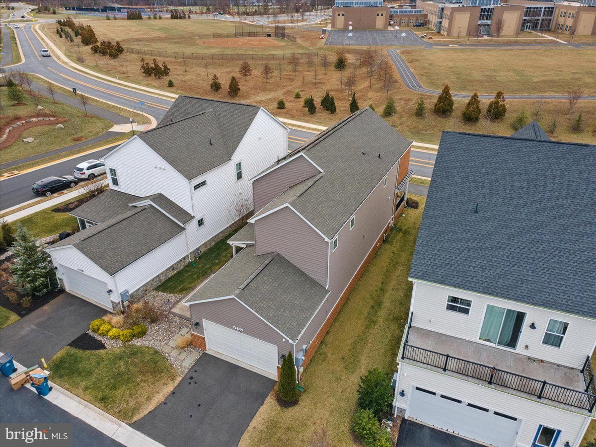 42104 Creighton Road photo 60