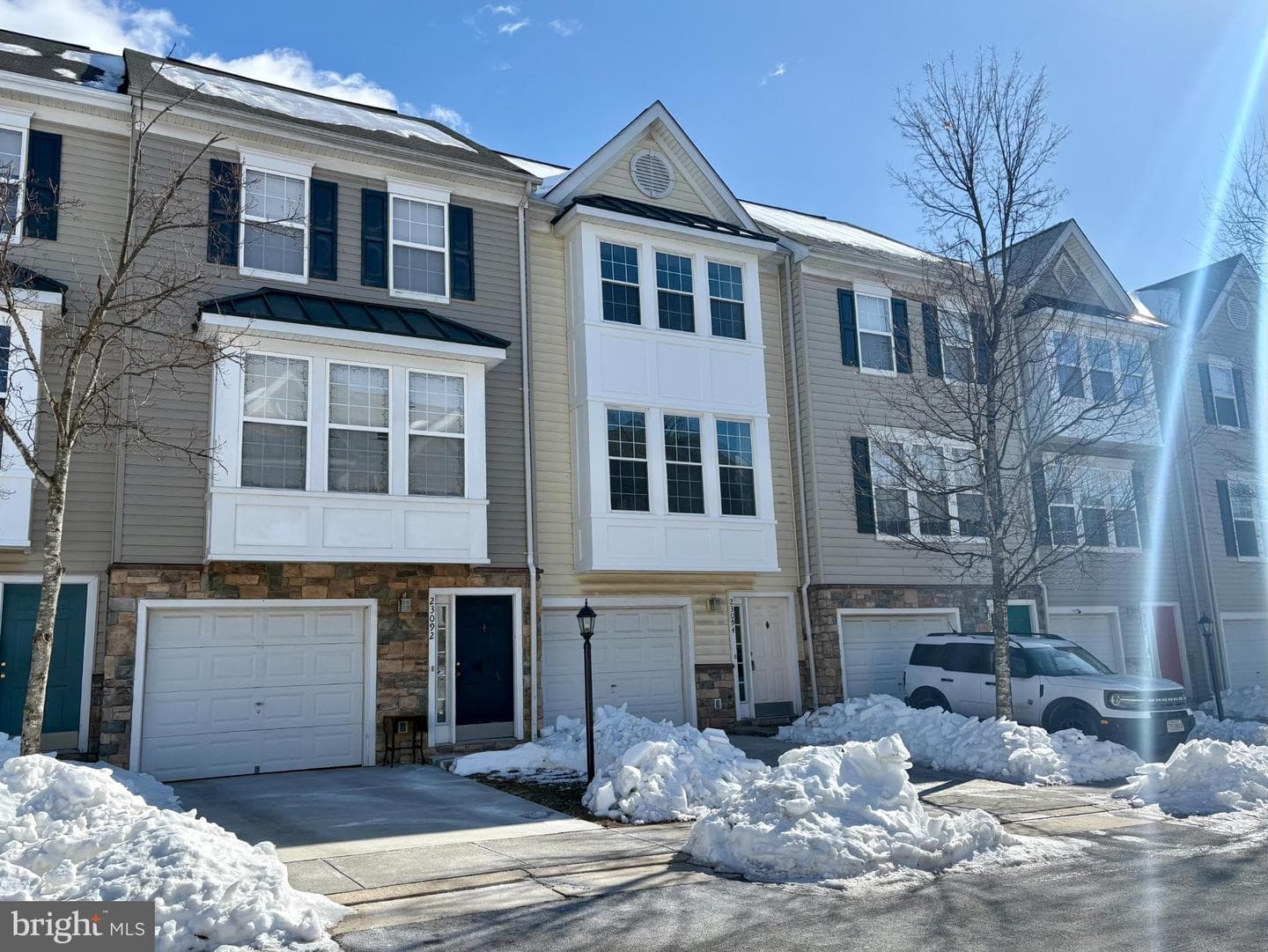 23092 Fontwell Square photo 1