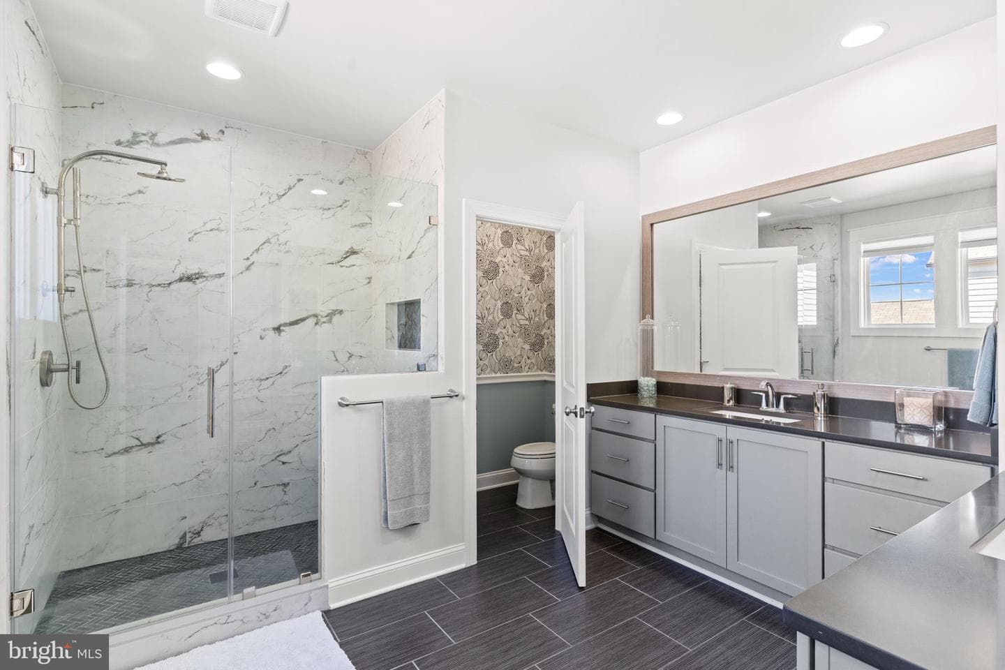 22920 Bubbling Brook Drive photo 34