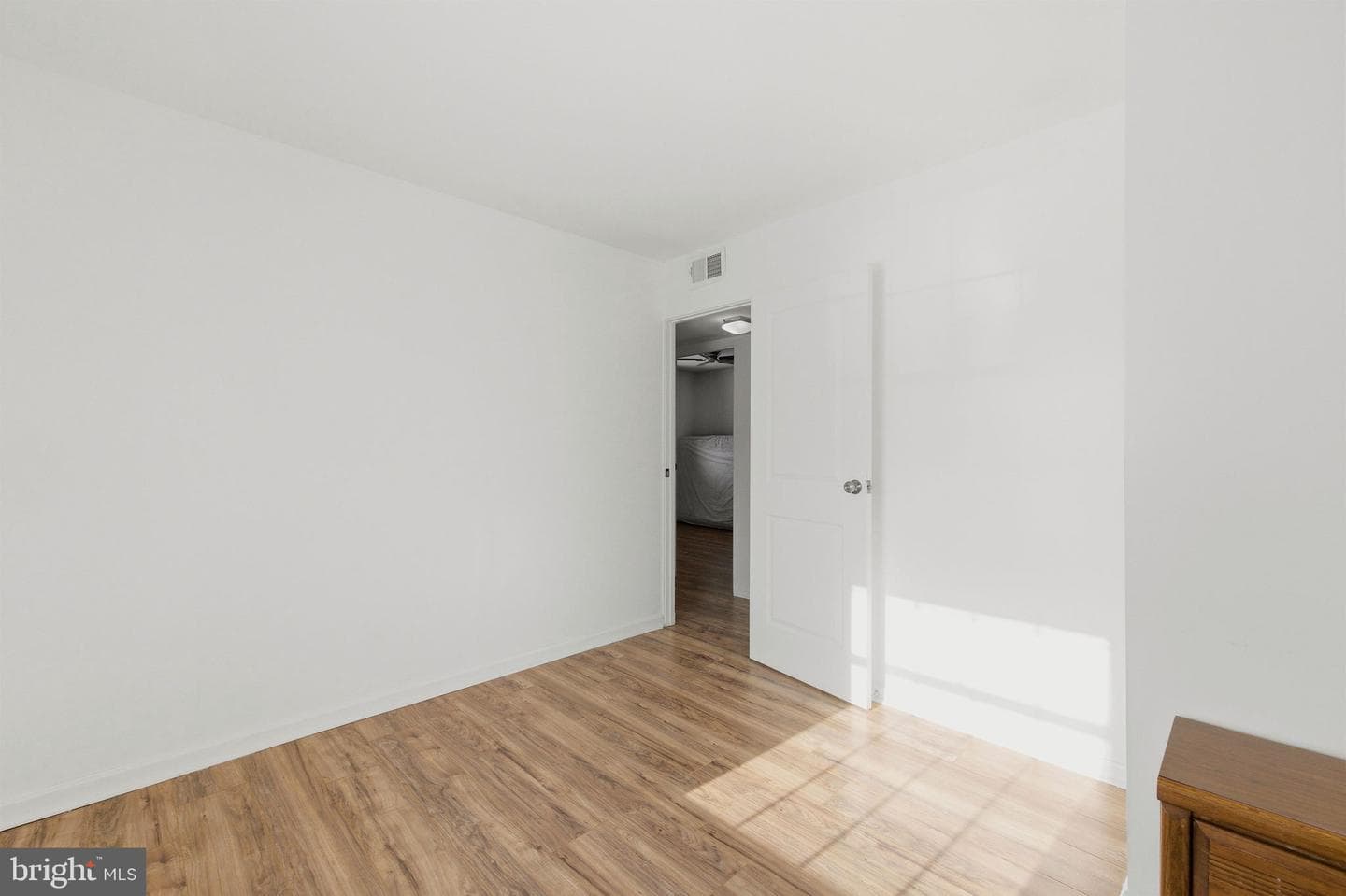 1607 N Brunswick Street photo 16