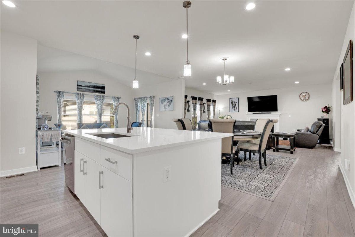 25038 Woodland Iris Drive photo 6