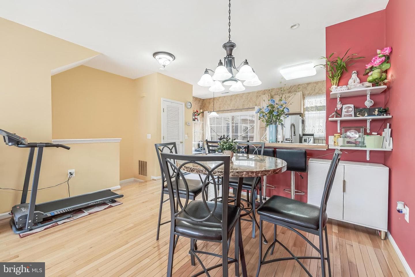 23097 Fontwell Square photo 11