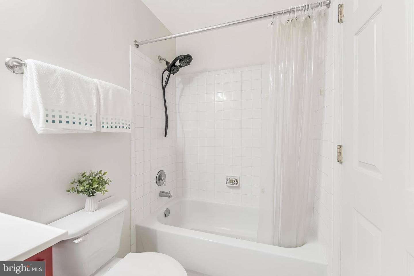 23097 Fontwell Square photo 25
